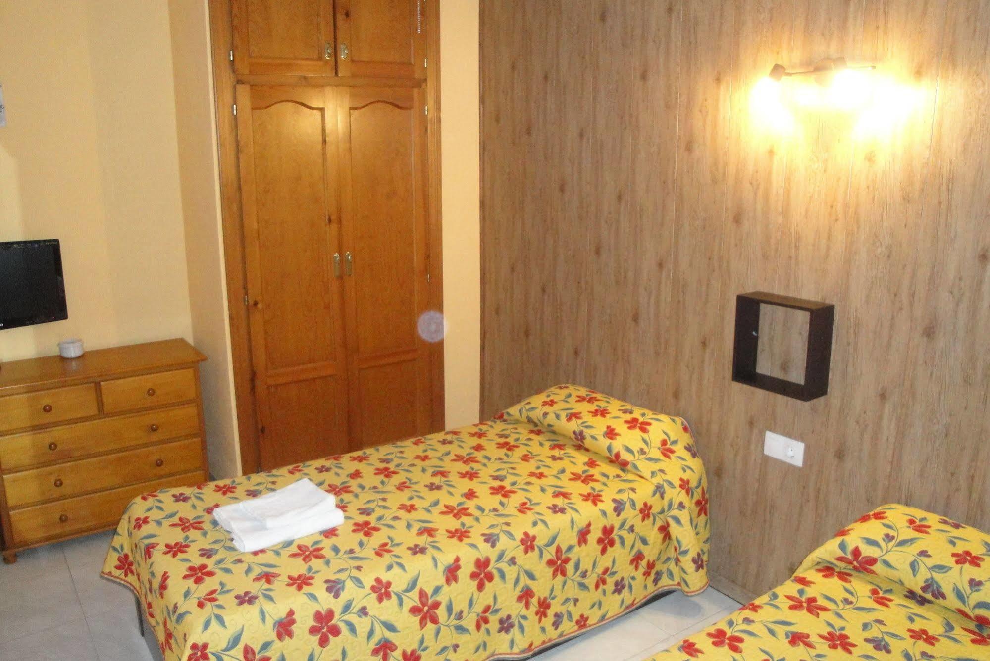 Hostal Cristina Dénia Exterior foto