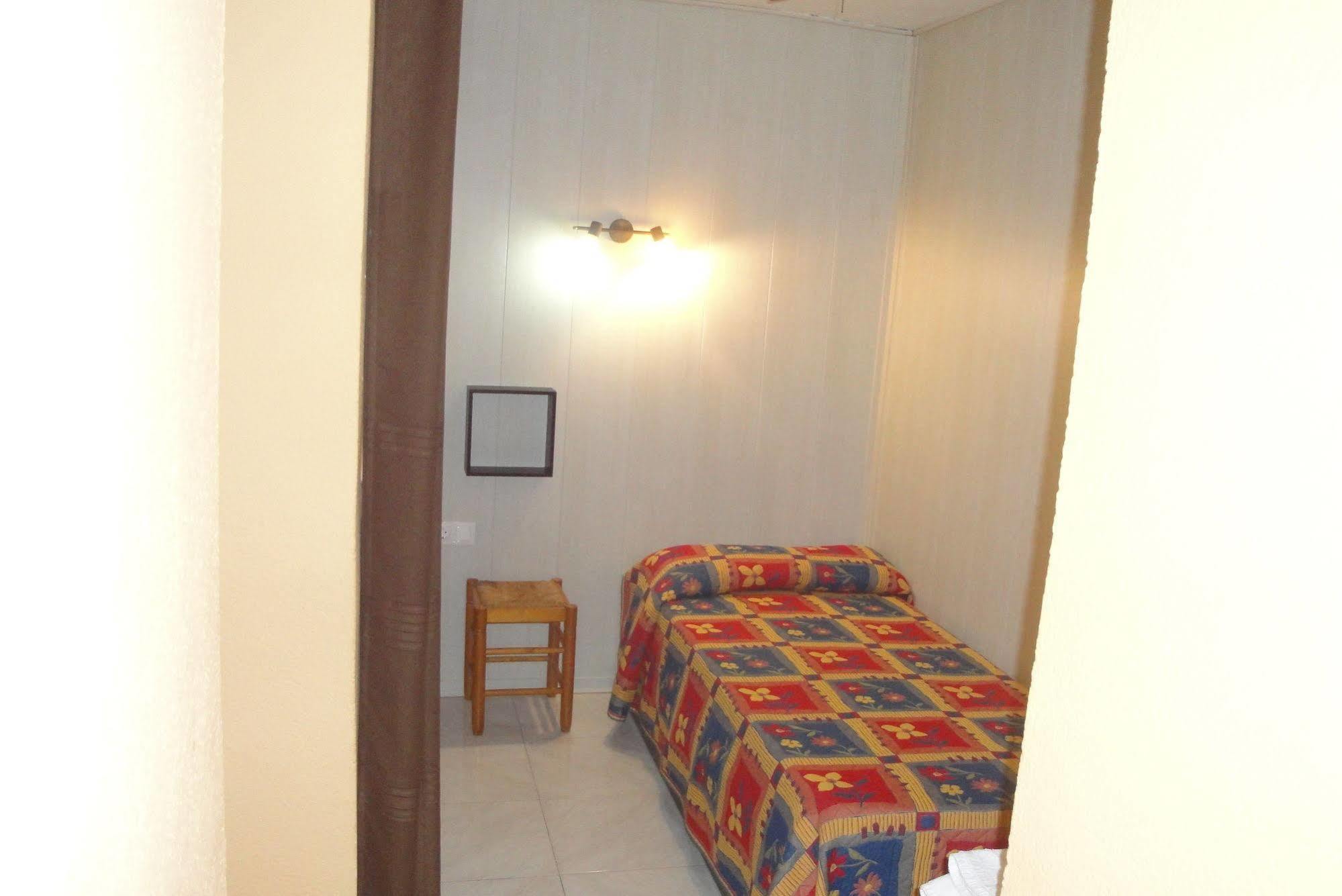 Hostal Cristina Dénia Exterior foto