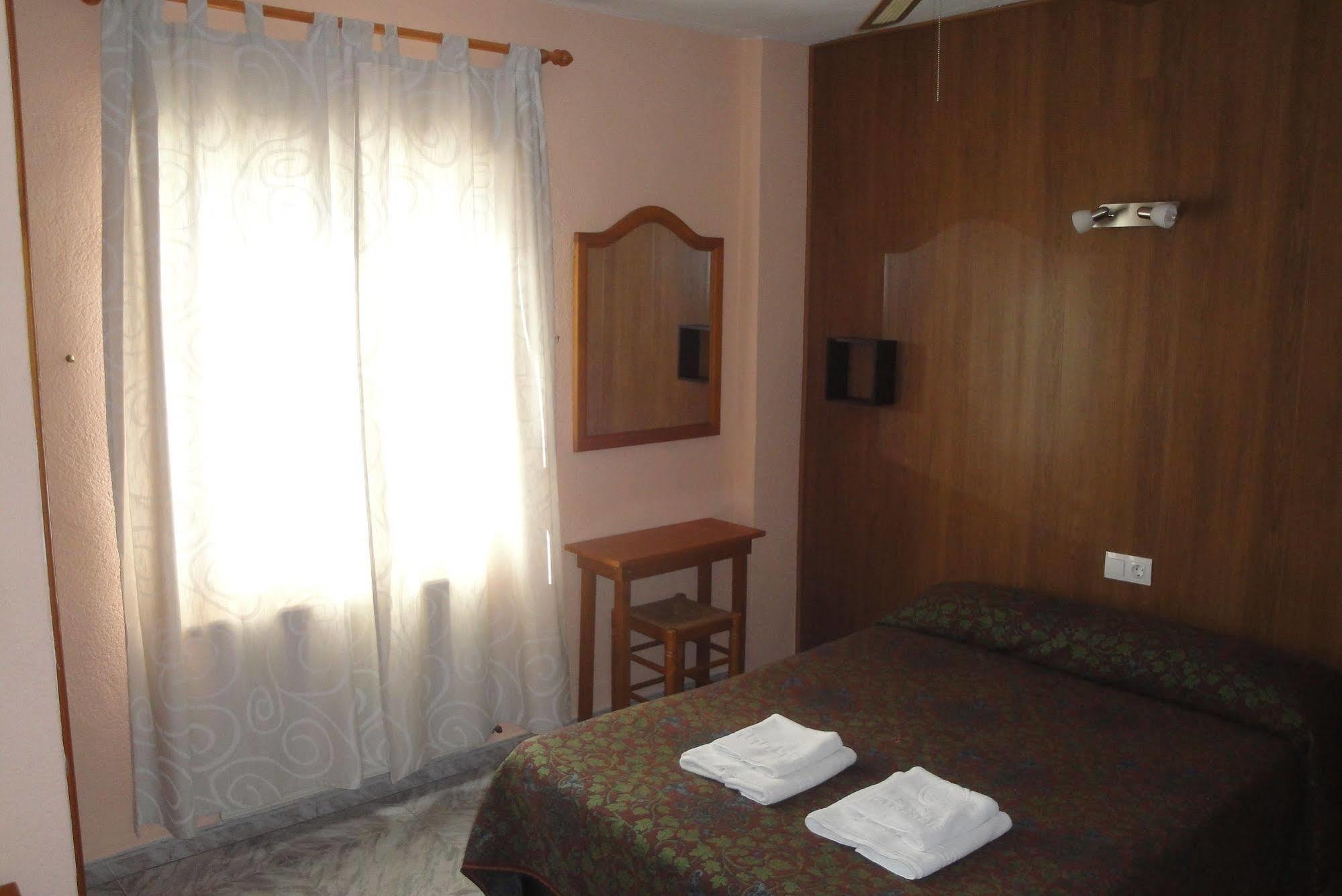 Hostal Cristina Dénia Exterior foto